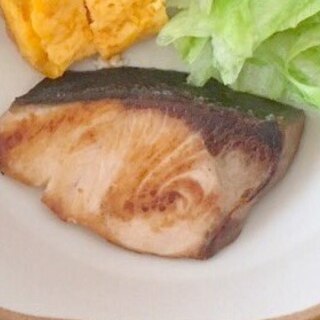 ブリの塩つけ焼き